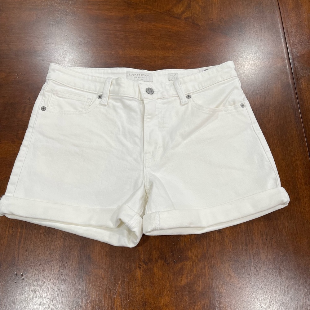 Women’s Lucky Brand- mid rise short. 10/30